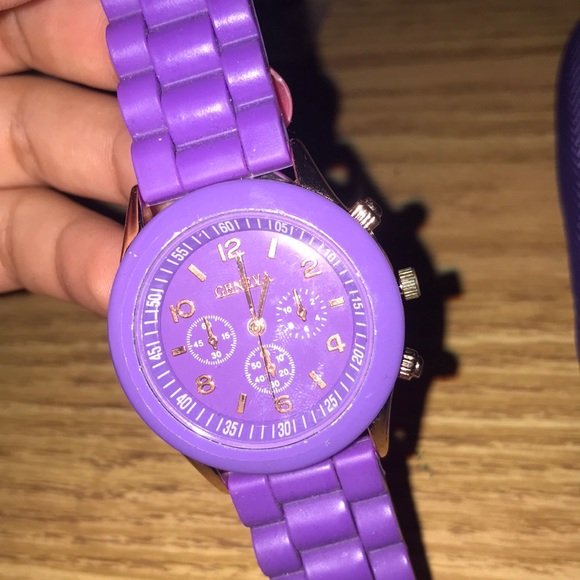 Watch - Picture 2 of 2